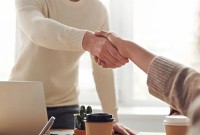 O hábito de cumprimentar as pessoas: será que desapareceu?