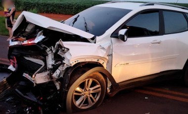 Três pessoas ficam feridas em acidente na PR-491