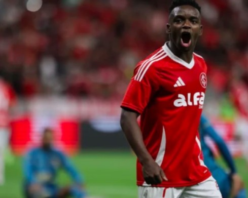 Inter oficializa compra de atacante Carbonero