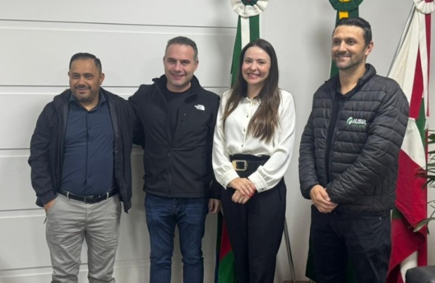 Deputado Fábio Schiochet entrega emenda de R$ 400 mil para a saúde do município