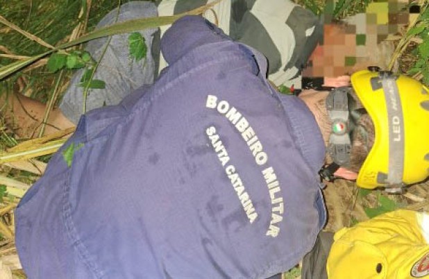 Idoso some ao entardecer e é resgatado após operação noturna do Corpo de Bombeiros Militar