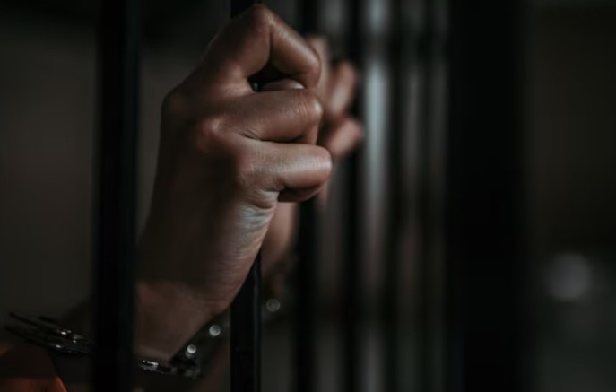 Polícia Militar cumpre dois mandados de prisão durante operação no Centro