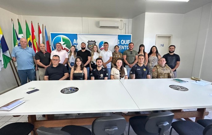Delegado e novos agentes da Polícia Civil é apresentado durante reunião do CONSEG