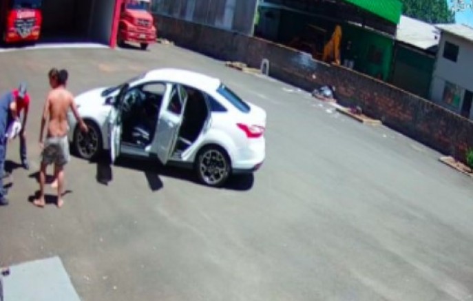 Bombeiros salvam bebê de 9 dias engasgado com leite materno