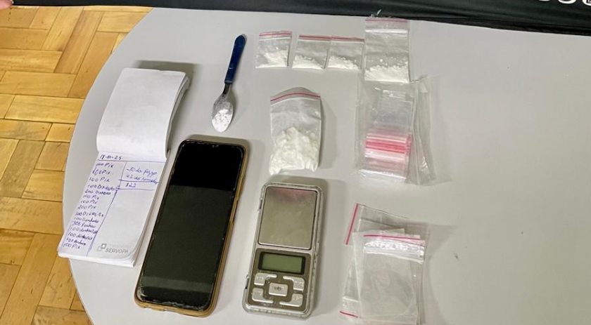 Homem é preso por tráfico de drogas e corrupção de menor