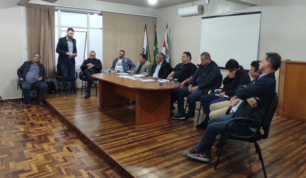 Inicia recapeamento asfáltico de 12 ruas com investimento de R$1,3 milhão