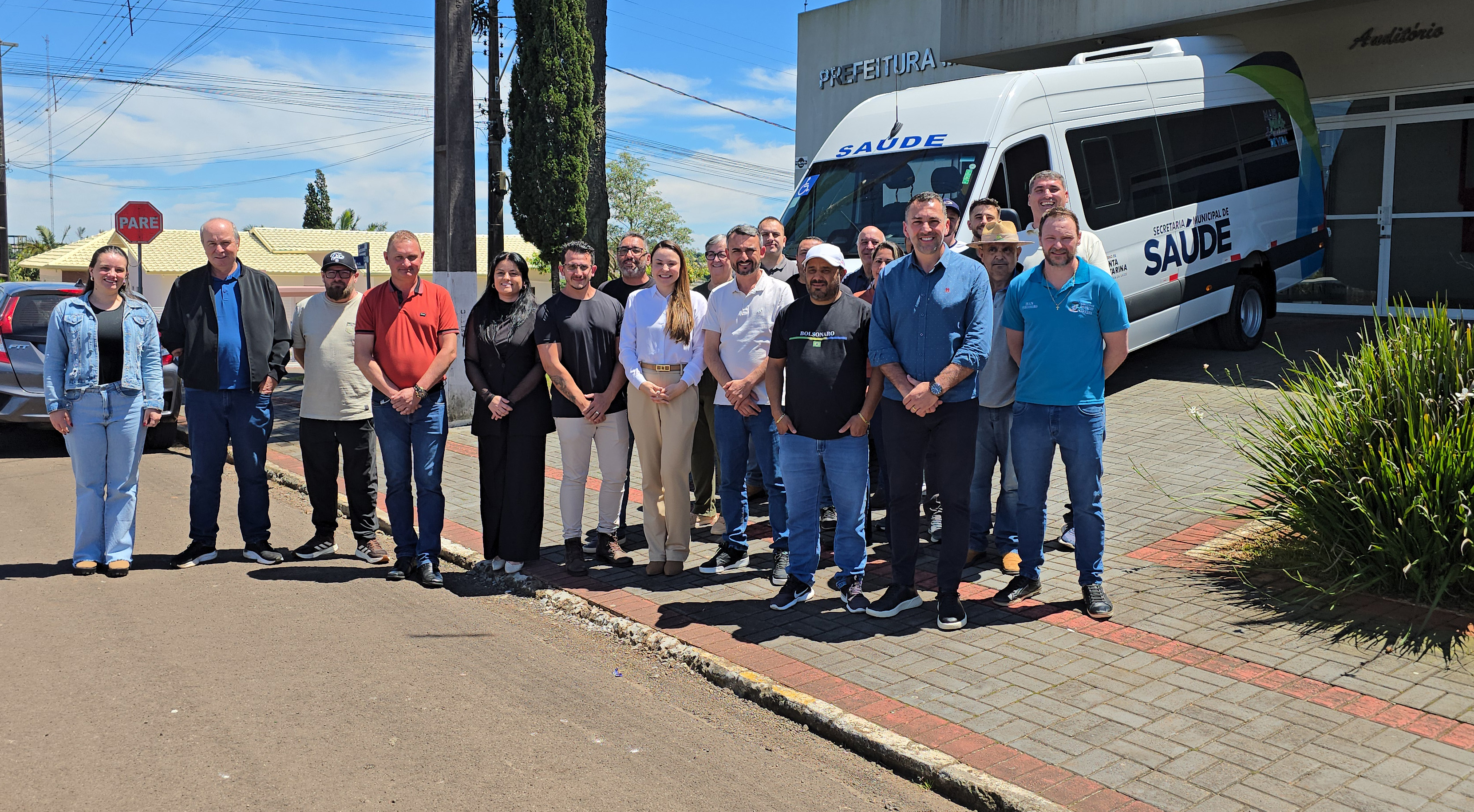 Nova van amplia transporte de pacientes e garante mais acessibilidade na Saúde