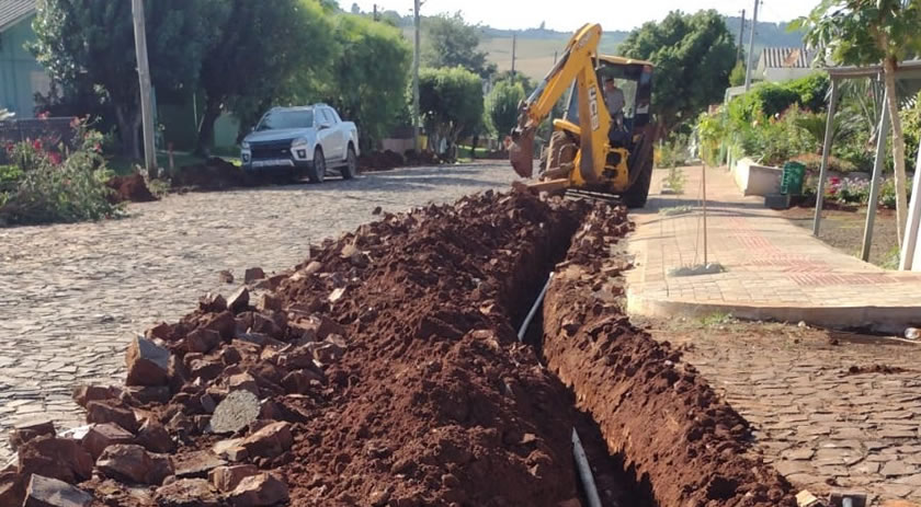 Novas redes levam mais água a mil moradores