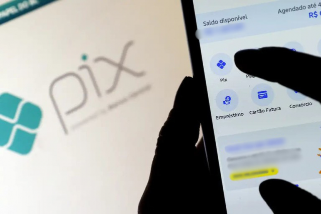 Homem utiliza Pix para encaminhar mensagens à vítima e viola medida protetiva