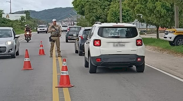 Rodovias estaduais de SC registram quatro mortes e 48 feridos durante operação de feriado