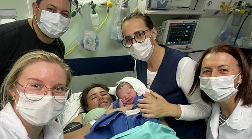 Equipe do Hospital São Lucas realiza parto dentro de ambulância