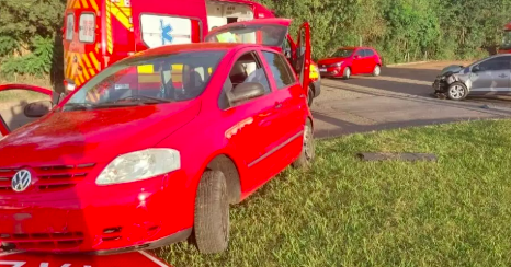 Colisão em trevo da BR-282 deixa duas pessoas feridas
