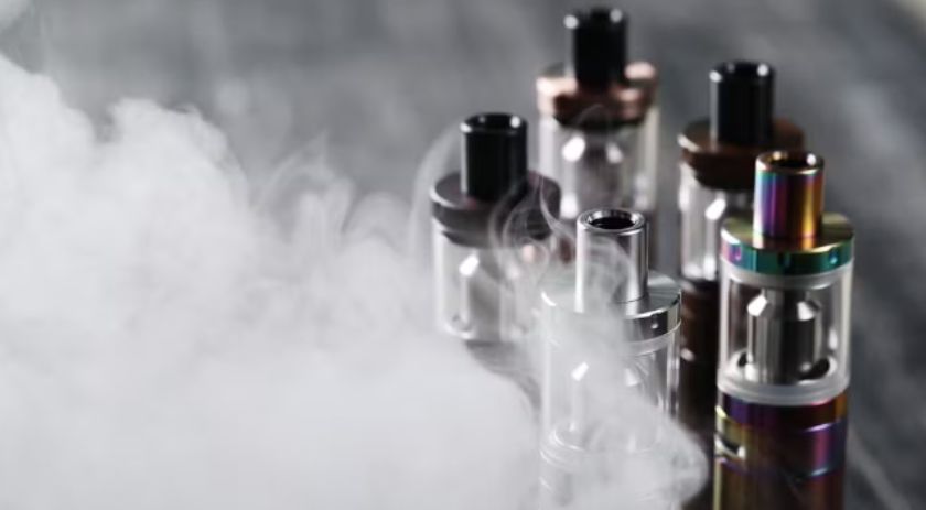 Homem é internado após começar a tossir sangue no DF; médicos atribuem ao uso de cigarro eletrônico