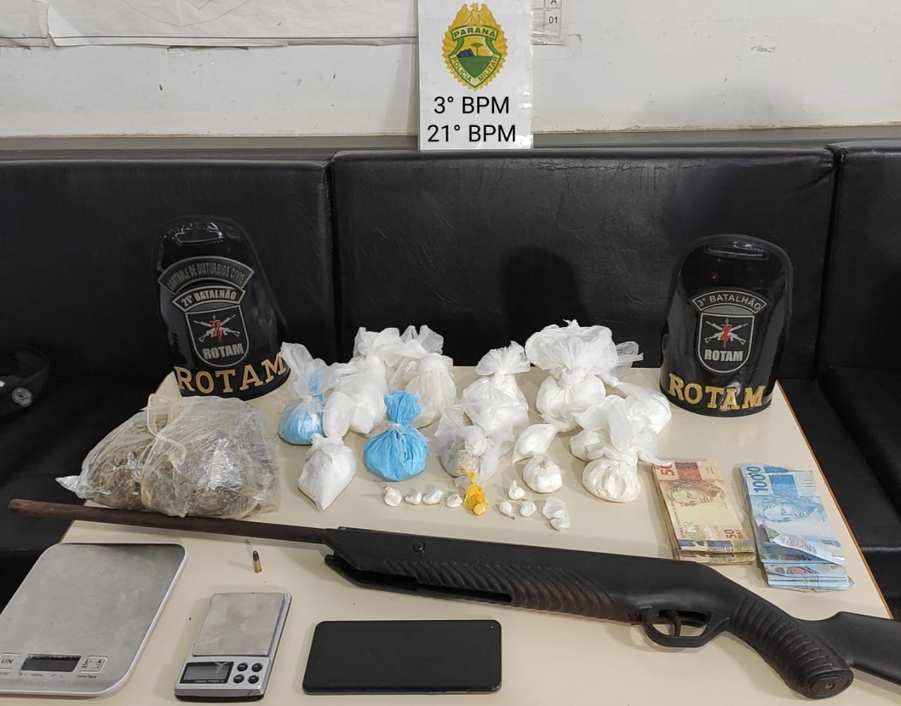 Homem é preso por tráfico de drogas e tem arma apreendida em Renascença