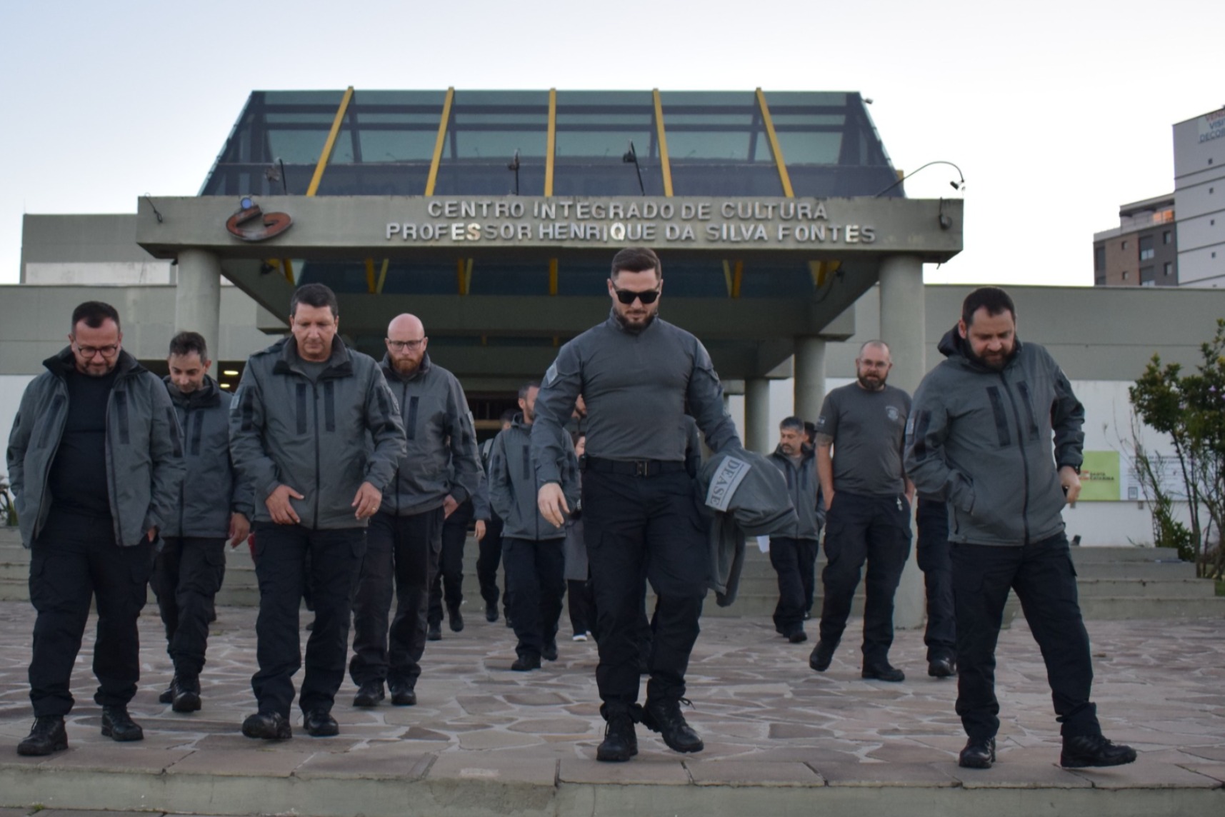 Estado cria indenização para compra de uniforme de policiais penais e agentes socioeducativos