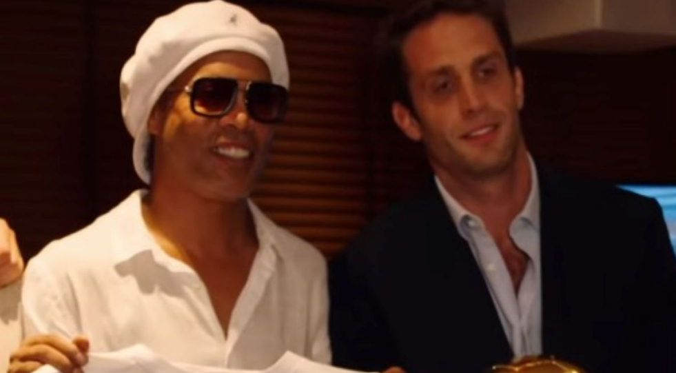 Ronaldinho Gaúcho é apresentado pelo Ravenna e planeja retorno aos gramados