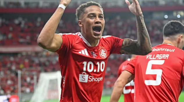 Com gol relâmpago, Inter vence Corinthians e embola briga contra o rebaixamento