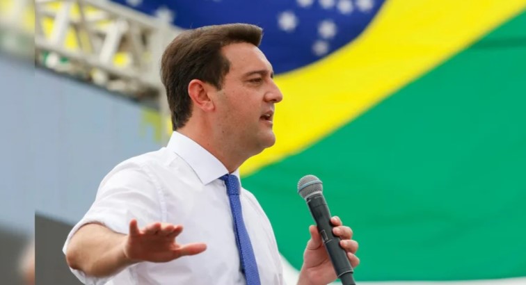 Ratinho Júnior lidera ranking nacional de aprovação entre governadores