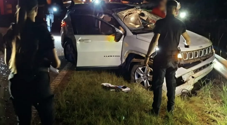Mulher fica ferida após veículo sair da pista na Ruta Nacional 101