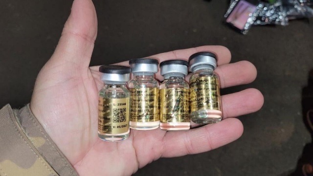 PM apreende celulares, anabolizantes e roupas de contrabando