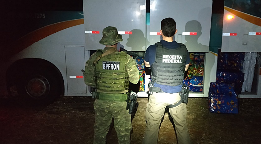 Polícia Militar e Receita Federal realizam apreensão de mercadorias contrabandeadas
