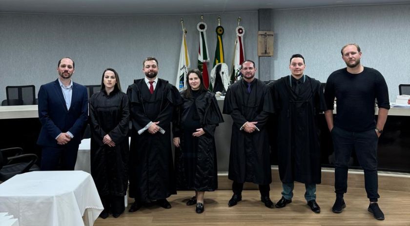 Acusados de homicídio triplamente qualificado, são condenados a 16 anos de prisão