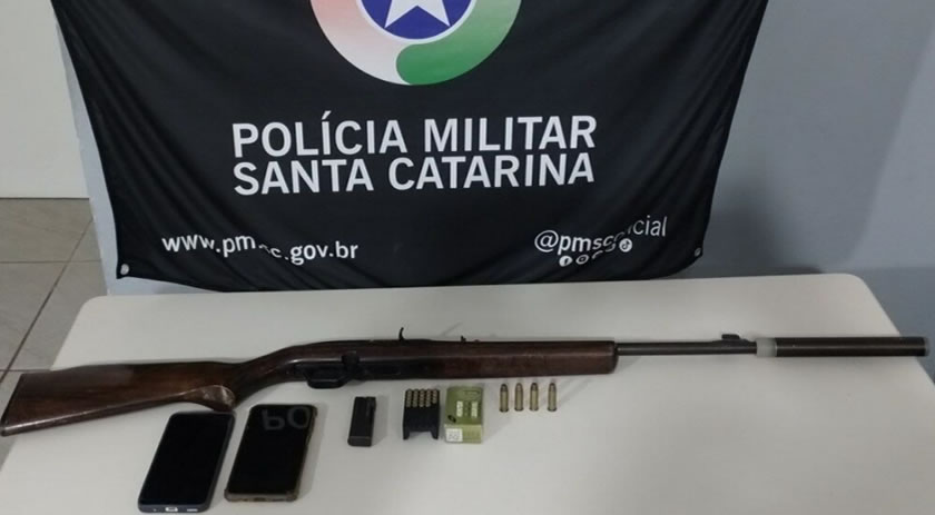 Polícia Militar captura foragido e apreende arma ilegal