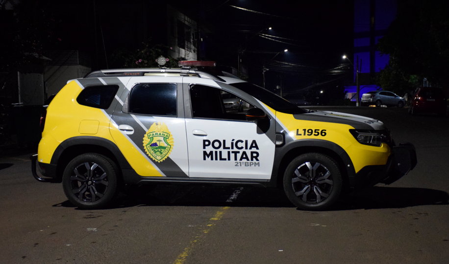 Polícia flagra carro com vinho, perfumes e eletrônicos contrabandeados