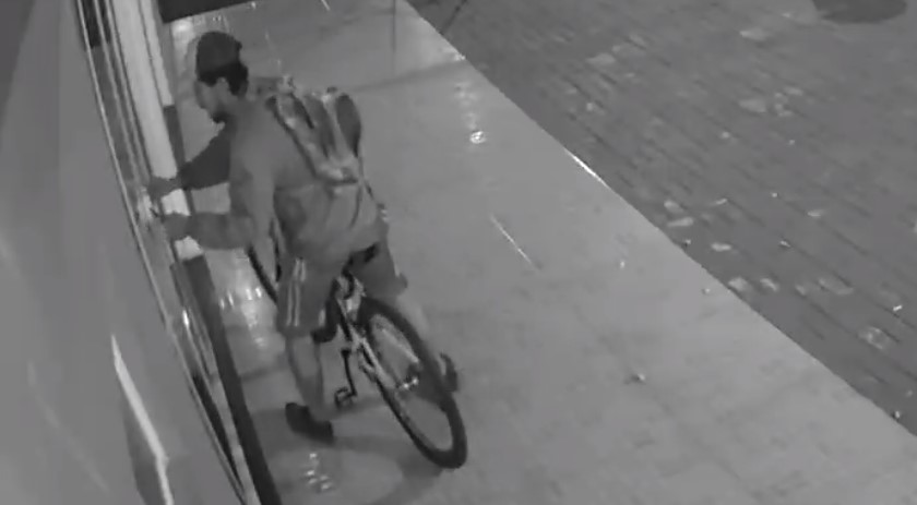 Homem tenta furtar lanchonete na Rua Dom Pedro II