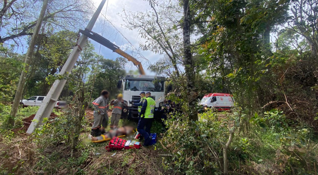 Dois homens ficam feridos após choque elétrico de alta tensão