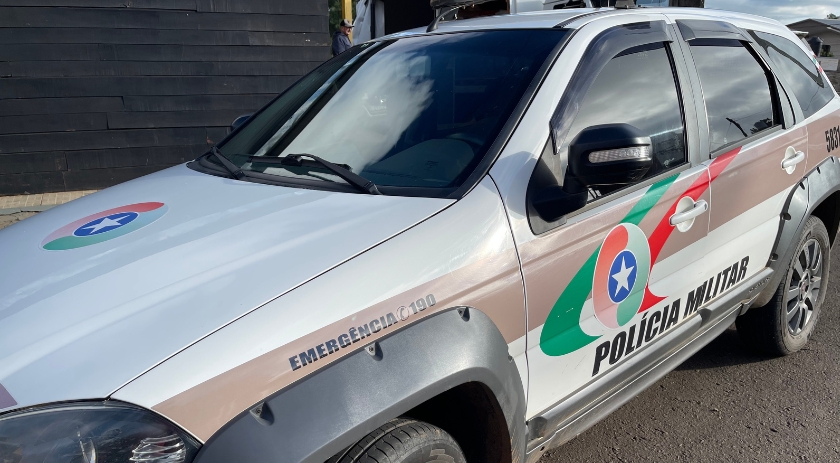 Mulher fere companheiro com objeto cortante ao se defender de agressão