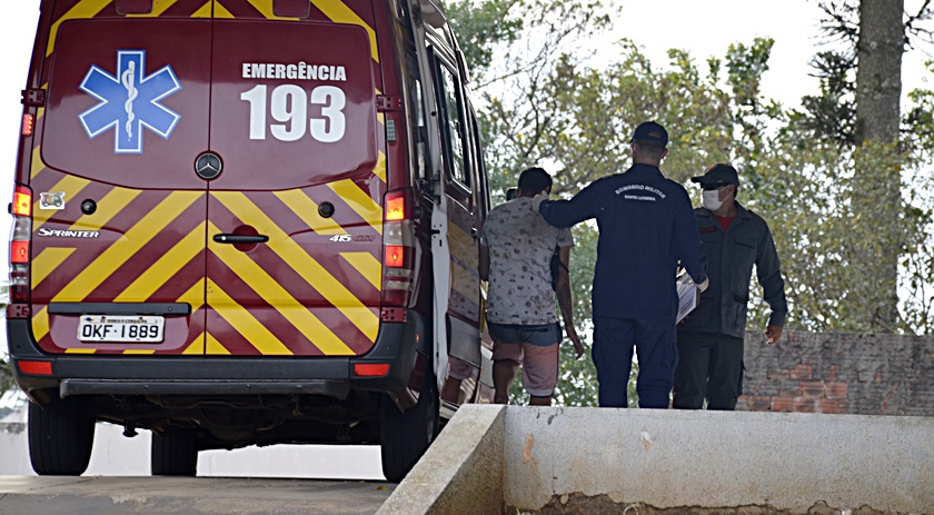 Bombeiros atendem jovem ferido em ocorrência de vias de fato