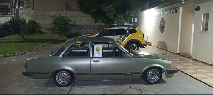 Homem é autuado por direção perigosa após manobras arriscadas