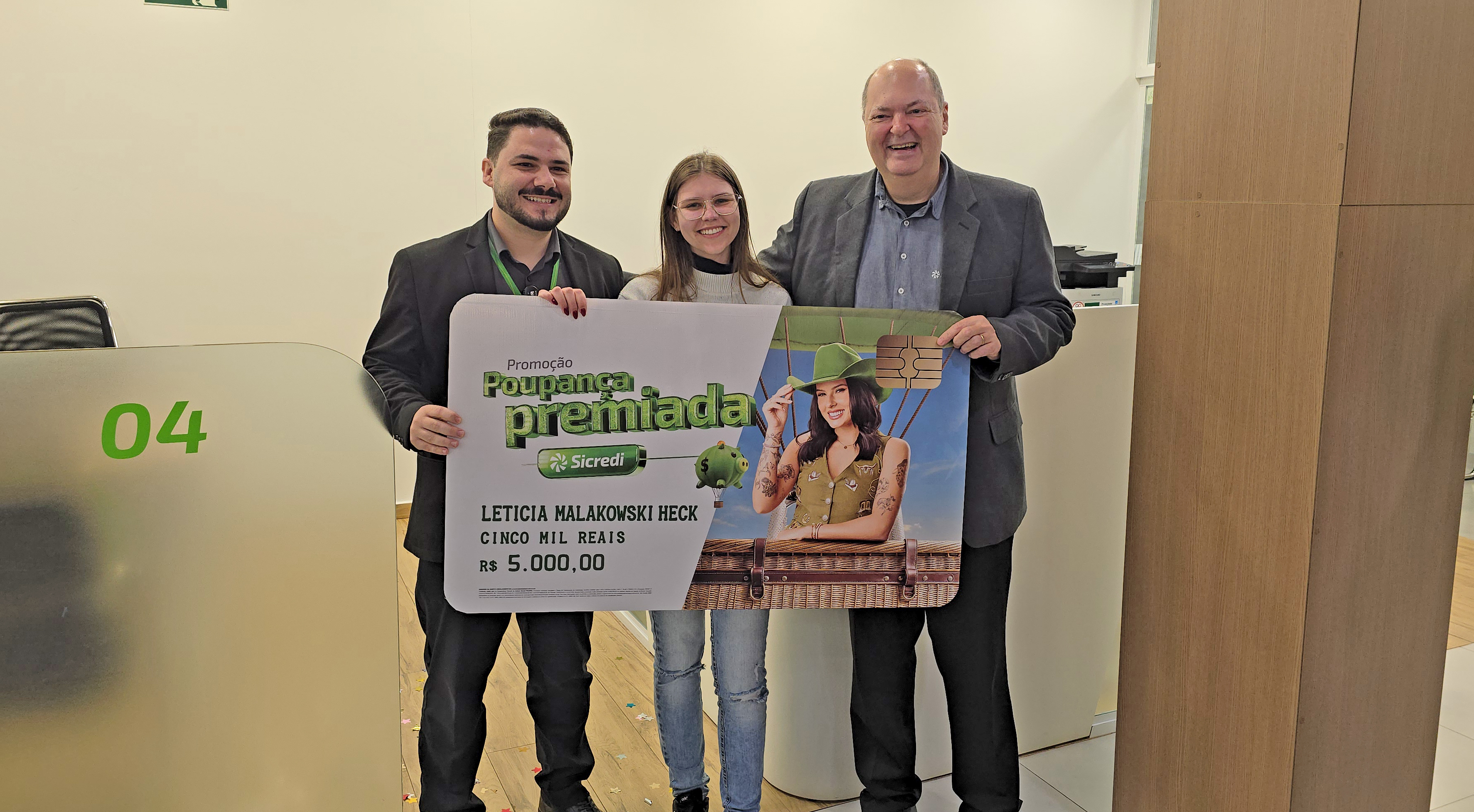 Associada do Sicredi Fronteira recebe prêmio de R$ 5 mil