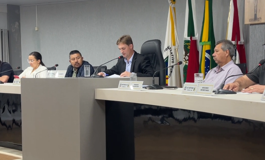 Sessão ordinária aborda desfile cívico, Setembro Amarelo e cobrança à Casan