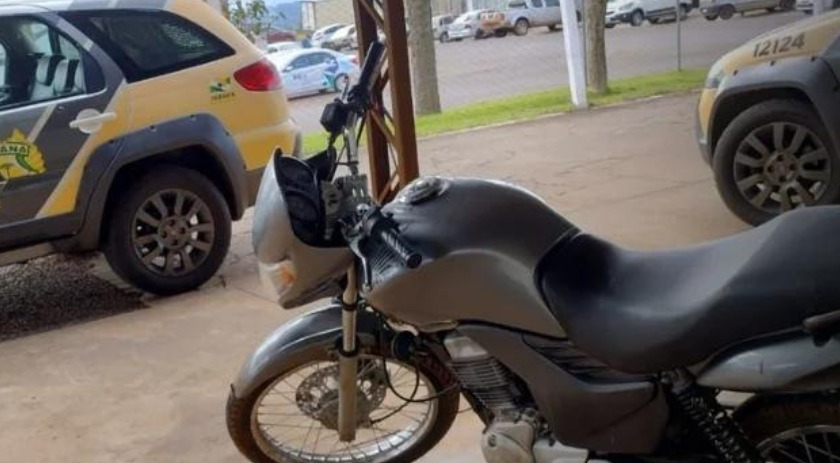 Menor é apreendido e motocicleta furtada é recuperada pela polícia militar