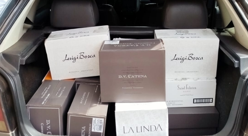 Polícia apreende vinhos e Aperol sem documentação