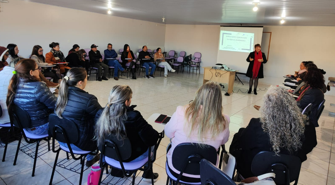 Rede de Proteção promove formação sobre integração dos serviços e fortalecimento do atendimento