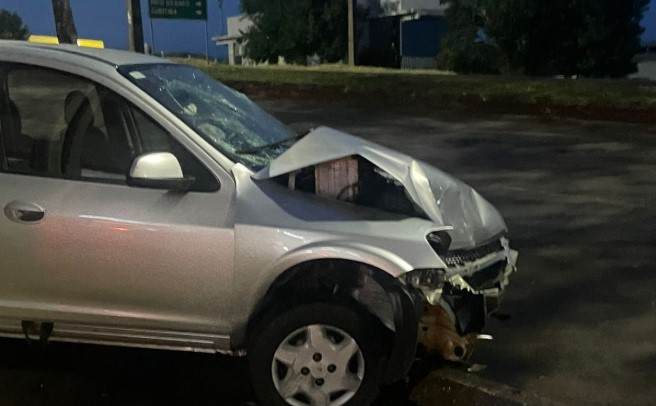Colisão entre dois veículos deixa feridos na Avenida Antônio Silvio Barbieri