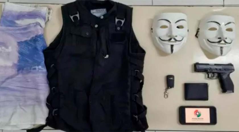 Mãe e filho são presos após causar acidente e extorquir dinheiro de vítima em SC