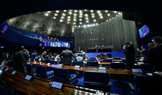 Aumento de deputados é aprovado no Senado com votação mínima e restrição orçamentária