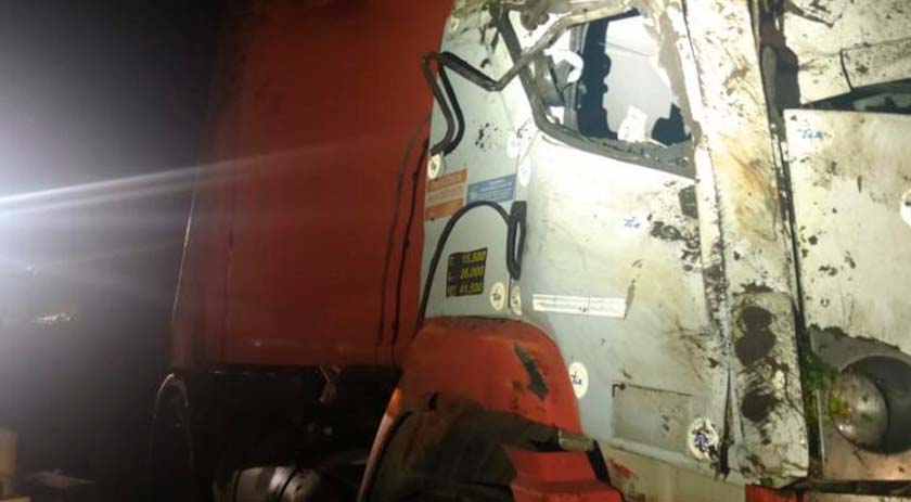 Caminhoneiro fica ferido após tombar veículo no Oeste de SC
