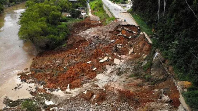 BR-470, em Rio do Sul, deve continuar interditada por pelo menos 20 dias