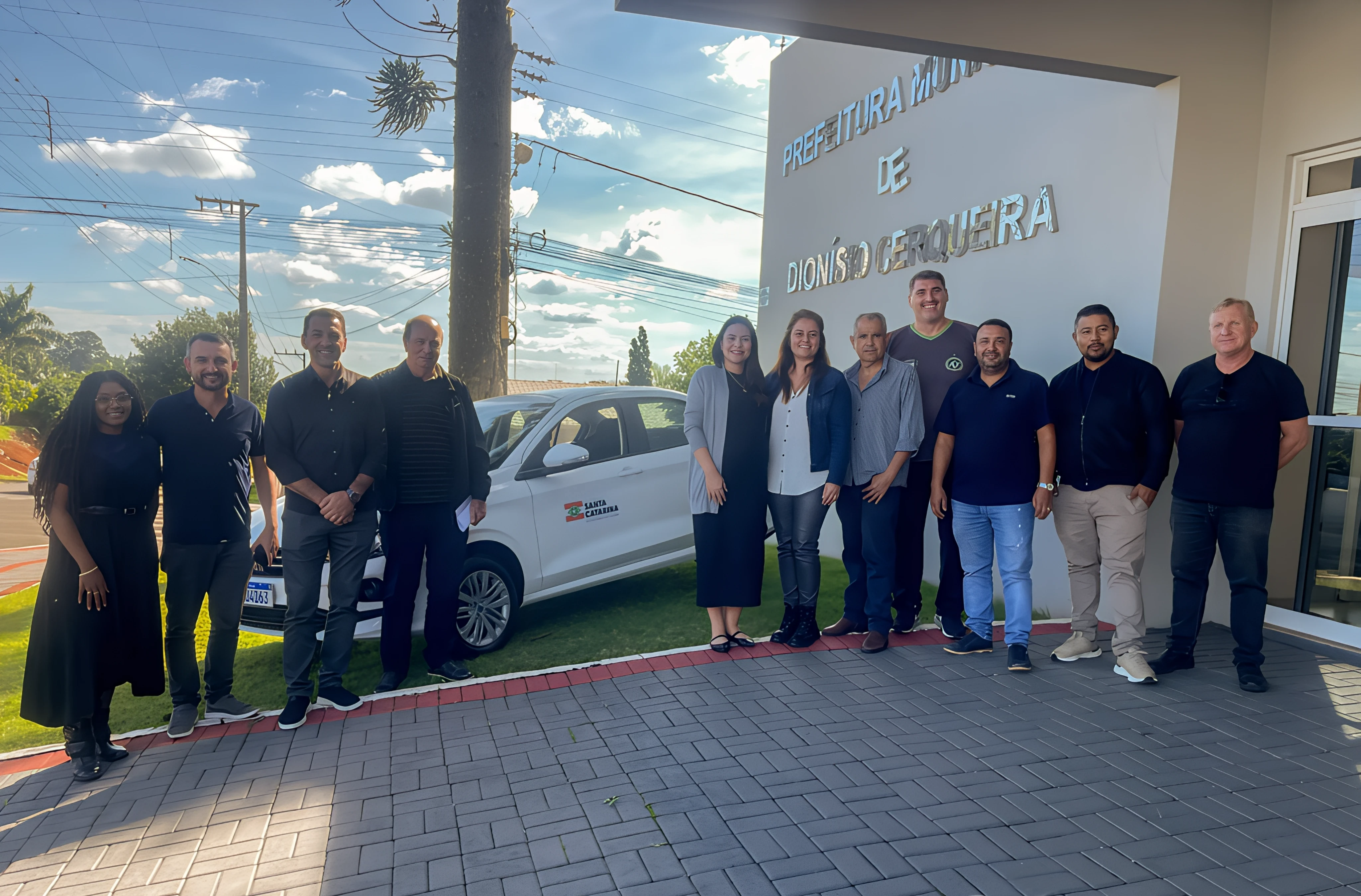 Carro de mais de R$ 100 mil é entregue para a Saúde do município