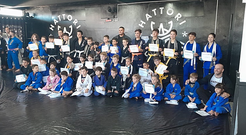 Em manhã especial Hattori Jiu-jitsu gradua mais de 60 alunos