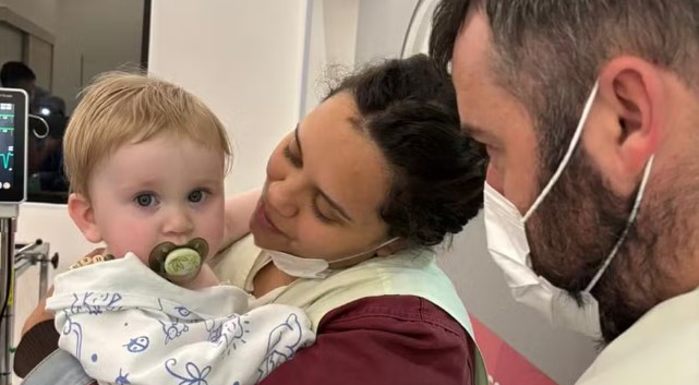 Bebê recebe transplante de coração e deixa hospital após sete meses internado em SC