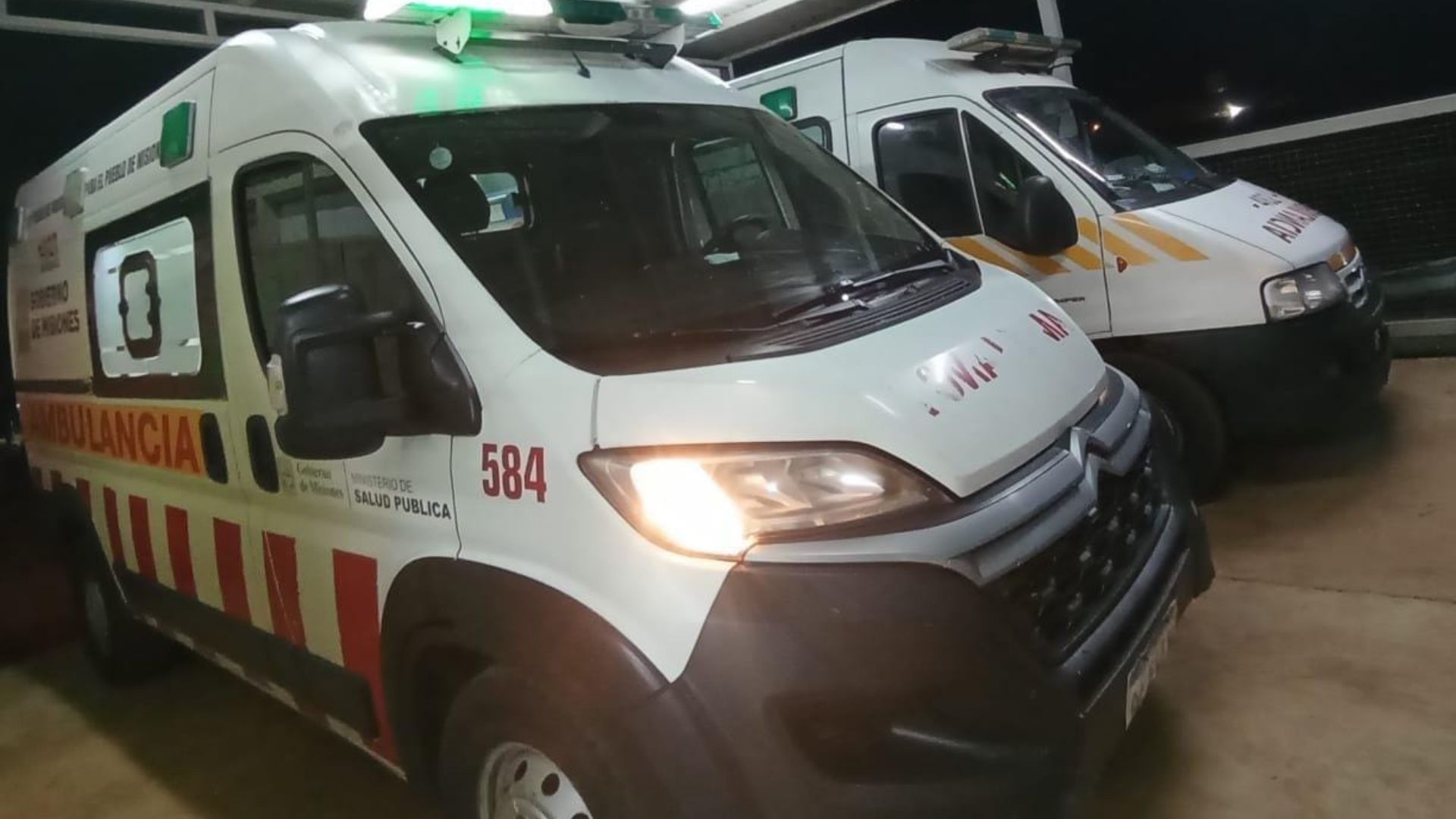 Homem fica ferido após perder o controle do veículo e capotar