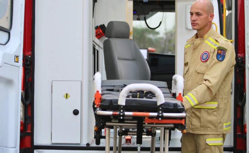 Corpo de Bombeiros alerta para alto número de registros de quedas de idosos no Paraná