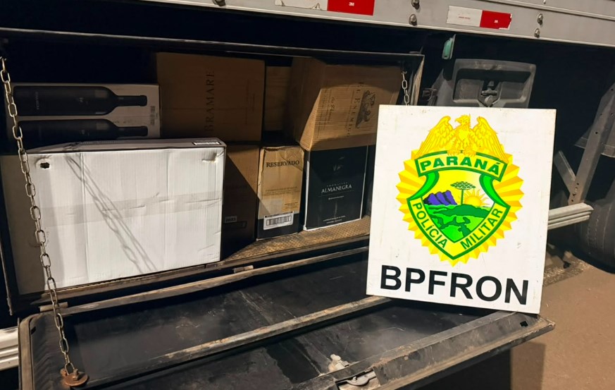 BPFRON apreende carreta com cerca de 500 garrafas de vinho argentino