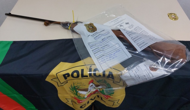 Homem é preso por posse irregular de arma de fogo